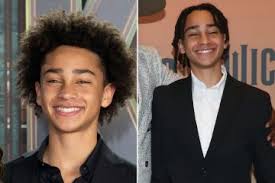 90s rocker looks unrecognisable as he stuns Glasgow pub-goers by singing  karaoke to his own hit song