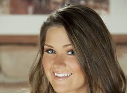 Abby Cross's Instagram, Twitter & Facebook