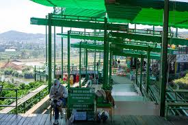 Me linh coffee garden dalat, ดาลัด: Cashier And Entrance To The Terrace In The Private Area Of Me Linh Coffee Garden In Dalat Vietnam Creative Commons Bilder