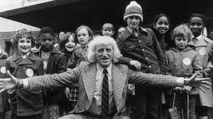Savile, who was an entertainer for the bbc, spent. Jimmy Savile Sei Still Du Albernes Ding Sagten Sie Zum Opfer Welt