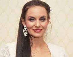 Crystal Gayle's 73rd Birthday Celebration and Fan Memories