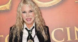 Soluzioni per la definizione *__ spagna, cantante* per le parole crociate e altri giochi enigmistici come codycross. Chi E Ivana Spagna Eta Marito E Figli Carriera E Canzoni