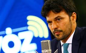 Deputado está em seu quarto mandato na câmara é de família tradicional na política. Genro De Silvio Santos Costura Pacificacao De Bolsonaro E Globo Noticias Da Tv