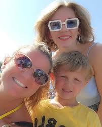 Missin' Vegas and everyone out there especially these amazing woman I get  to call my life long friends! Cannot wait to go back💗🛫