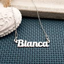 Lantisor argint femei, un model lung este un plus esențial al colecției de bijuterii a oricărei persoane. Lantisor Argint 925 Cu Nume Descopera Acum Chic Bijoux