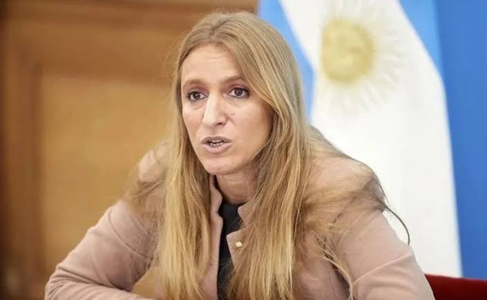Florencia Carignano: “Necesitamos diputados santafesinos que voten contra  Milei” - Radio UNR