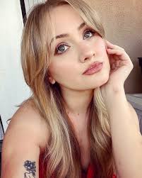 I looked through many poetry books to find the perfect caption to express  my depth of emotions, but I got tired so.. ✨ Pee Pee Poo Poo ✨