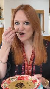 Ree's Creamy Mushroom Soup 🥣🍄‍🟫