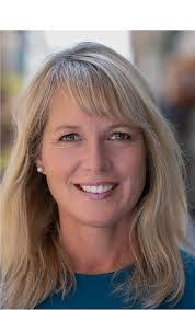 Pamela Leonard's Instagram, Twitter & Facebook