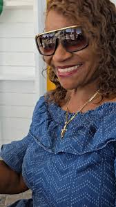 Well me and my good good friend Ms Maureen Saunders who raised me from a  lil boy and wored together for a long time had our lunch date finally and  she got her Conch from KASSY'S TAKE OUT in Freetown. ...