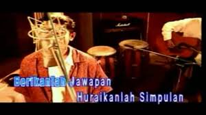 Berikanlah jawapan huraikanlah simpulan biar tenang jiwaku aku malu. Lirik Lagu Rindu Serindu Rindunya Spoon Video Lirik Lagu Jiwang Era 90an