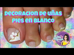 Uñas decoradas para pies con lunares negros , tonos azul y blanco. Diseno De Unas Para Pies En Blanco Unas Paso A Paso