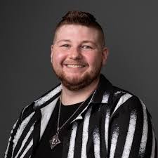 Ana Cavero's Instagram, Twitter & Facebook