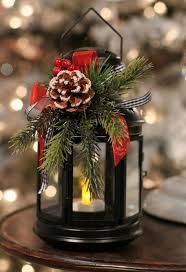 Laterne Weihnachtlich Dekorieren Mit Diesen 7 Gestaltungsideen Laterne Weihnachtlich Dekorieren Weihnachten Laternen Und Weihnachtsdekoration