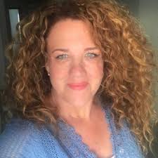 Justine Holland's Instagram, Twitter & Facebook