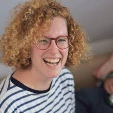 Liz Hickson's Instagram, Twitter & Facebook