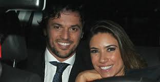 Faria é casado com patrícia abravanel, filha do empresário e apresentador silvio santos, dono do sbt (sistema brasileiro de televisão). Patricia Abravanel E Livia Andrade Protagonizam Indiretas Com Tom De Verdade
