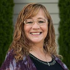 Dena Strader's Instagram, Twitter & Facebook