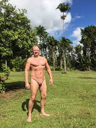 File:Nude Male Outdoors.jpg - Wikimedia Commons