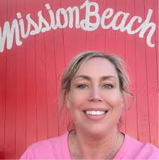 His reaction is priceless. 😂