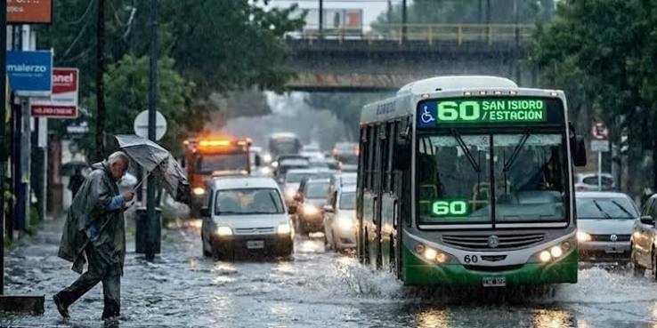 Tras el diluvio en en el AMBA, reportan más de 37.000 usuarios sin luz – La 100