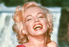 Marilyn monroe), урождённая но́рма джин мо́ртенсон (англ. Marilyn Monroe The Metamorphosis Vanity Fair