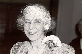 Je begrijpt dat koningin elizabeth en de familie kerst niet vieren in onesies met een stapel zoete kerstfilms en afhaalchinees. Koning Albert Smeekte Keizer Wilhelm In 1914 Om Belgie Niet Binnen Te Vallen Mensen Knack