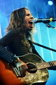 watch a reunited 4 non blondes play what s up for the first time in 20 years one hit wonder blonde music people
