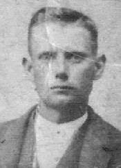 Curtis Shepherd's Instagram, Twitter & Facebook