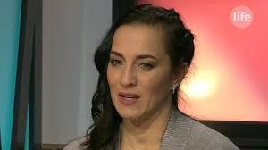 A saját kutyájuk ejtett súlyos sebet fésűs nelly gyerekén. Fesus Nelly Arisztokrata Szarmazasa Nlc Hu