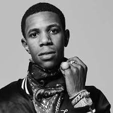 A boogie wit da hoodie's height is 5 ft 10 in. A Boogie Wit Da Hoodie Birthday Real Name Age Weight Height Family Contact Details Girlfriend S Bio More Notednames