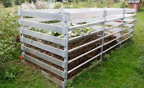 Wenn sie über einen geeigneten garten verfügen und wenn sie weniger abfallgebühren bezahlen möchten, dann kompostieren sie. 15 Tipps Rund Um Den Kompost Mein Schoner Garten