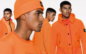 Stone Island presenta la collezione "Fluo Orange" SS19