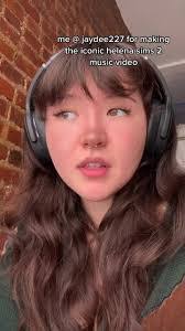 Daisy Dowd's Instagram, Twitter & Facebook