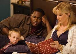 Com boa vocação para os esportes, um dia ele foi avistado pela família de leigh anne tuohy (sandra bullock), andando em direção ao estádio. Resenha Um Sonho Possivel Juan De Souza