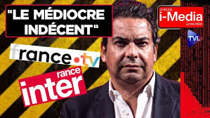 Patrick Cohen, journaliste militant de l’extrême centre sur le service  public