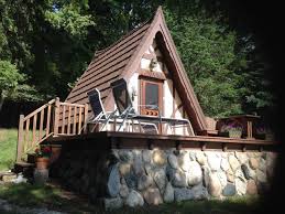 Voted top ten most unique places to stay in the adirondacks by nyupstate. 25 Adorable Tiny Houses To Rent In Michigan Mlive Com
