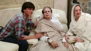 Näytä lisää sivusta dilip kumar saheb facebookissa. Mooh Bola Beta Shah Rukh Khan Visits Dilip Kumar At His Residence