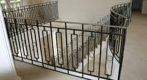 Balkongelander Berlin Und Metallzaune Kunstschmiedearbeiten Eisenkleinteile Fur Den Restaurationsbed Metall Treppengelander Schmiedeeisen Treppe Eisen Balkon