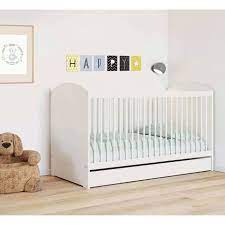 Lit bébé 70x140 évolutif en petit lit enfant composé de panneaux de particules revêtus de papier en position enfant (3 à 5 ans), le lit bébé se transforme en lit junior 70x140 cm. Tromso Lit Bebe Evolutif Avec Tiroir 70x140 Cm Laque Blanc Cdiscount Pret A Porter