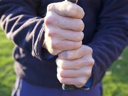 CÁCH CẦM GẬY GOLF CHUẨN THEO ĐÚNG THỂ TRẠNG CỦA NGƯỜI VIỆT