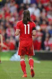 Das wildwuchs festival steht vor der tur. Gareth Bale Wales Superstar Zeigt Seine Haarpracht Express De