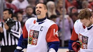Tomas plekanec of the montreal canadiens skates during the nhl game against the st. Tomas Plekanec Has Grown A Mohawk And Looks Like A Completely Different Person Article Bardown
