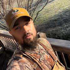 📍 Downtown Nashville. August 7. A camera crew. A crowd. And a country  artist you definitely know. Something's being filmed. Something big. Keep  your eyes (and ears) open. UPDATE: Sign up here: