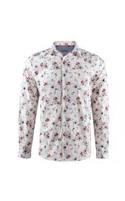 Confectionnée au portugal à partir de 100% viscose, cette chemise à manches courtes blanc cassé arbore un imprimé multicolore acetate floral, une poche à la poitrine et une patte de boutonnage. Chemise Homme Blanc Casse Imprime Petites Fleurs Abh Collection Javea