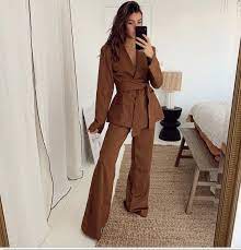 Pourquoi ne pas miser sur un bel ensemble tailleur femme? Blazer Oversize Et Pantalon Large 7 Tailleurs A Shopper Reperes Sur Instagram