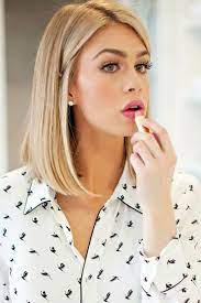 A bob haircut differs in that the volume in it is concentrated on the crown. 10 Best Medium Length Blonde Hairstyles Shoulder Length Hair Ideas 2021 Styles Weekly