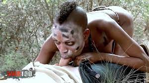 Negrita de Africa se folla a Kevin white en el bosque 