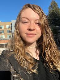 Female student seeking sober roommate in Seattle