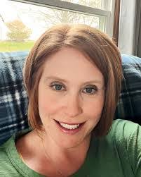 Lori Barringer's Instagram, Twitter & Facebook